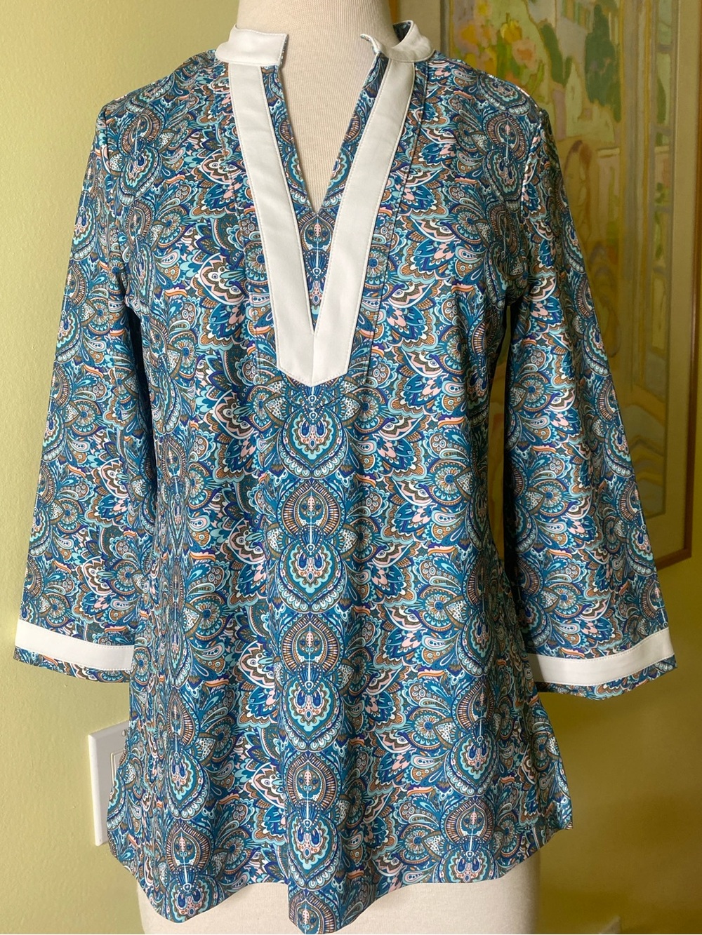 Peter Millar blue and pink  \Paisley Tunic with White Trim NWT